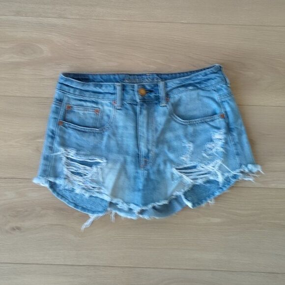 American Eagle Hi-Rise Festival Jean Shorts - Picture 2 of 5